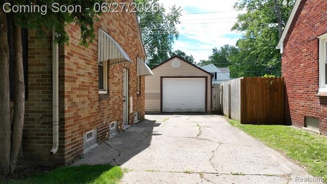 1005 Voorheis Street, Pontiac, MI 48341