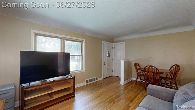 1005 Voorheis Street, Pontiac, MI 48341