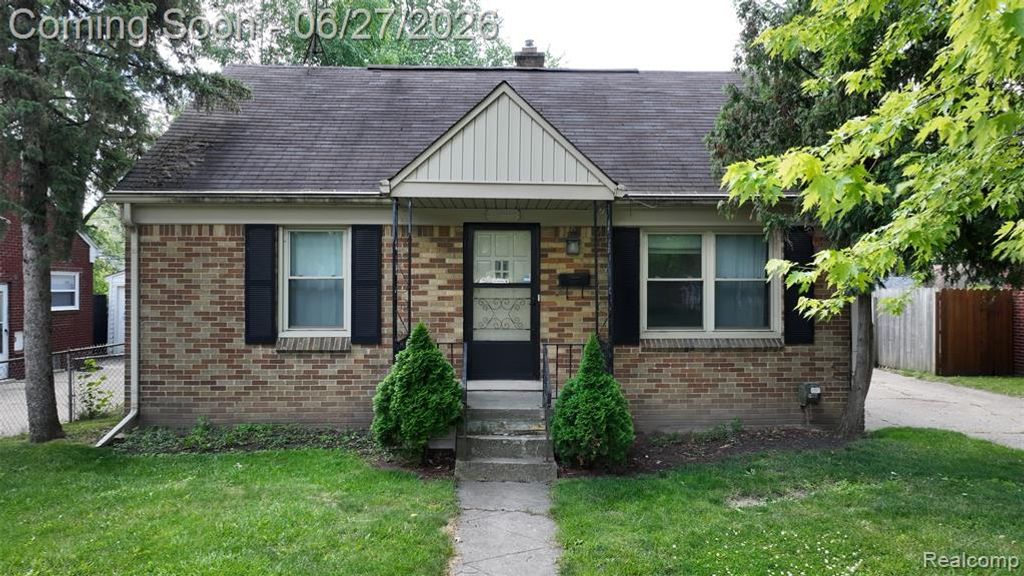 1005 Voorheis Street, Pontiac, MI 48341