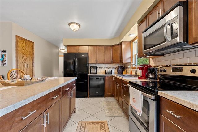 2421 Cooper AVENUE, Sheboygan, WI 53083