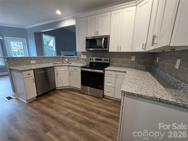 5517 Harvest Hills Road, Bessemer City, NC 28016