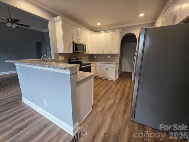 5517 Harvest Hills Road, Bessemer City, NC 28016