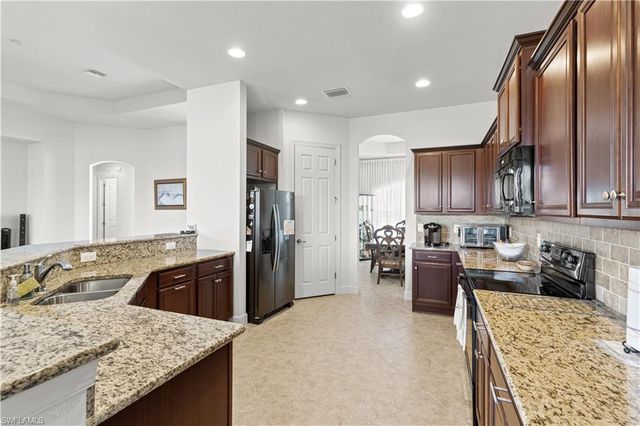 8066 Princeton DR, Naples, FL 34104