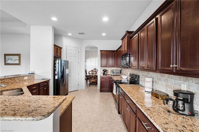 8066 Princeton DR, Naples, FL 34104