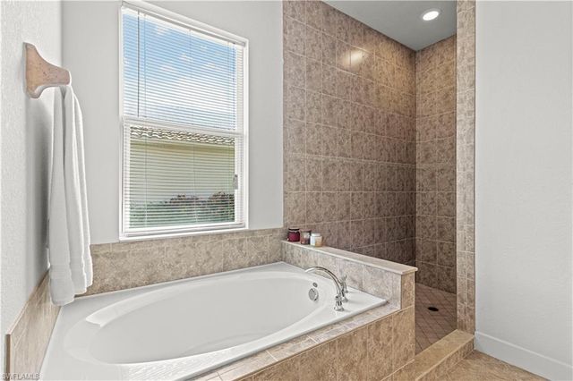 8066 Princeton DR, Naples, FL 34104