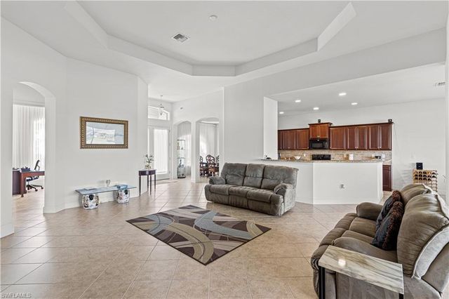 8066 Princeton DR, Naples, FL 34104