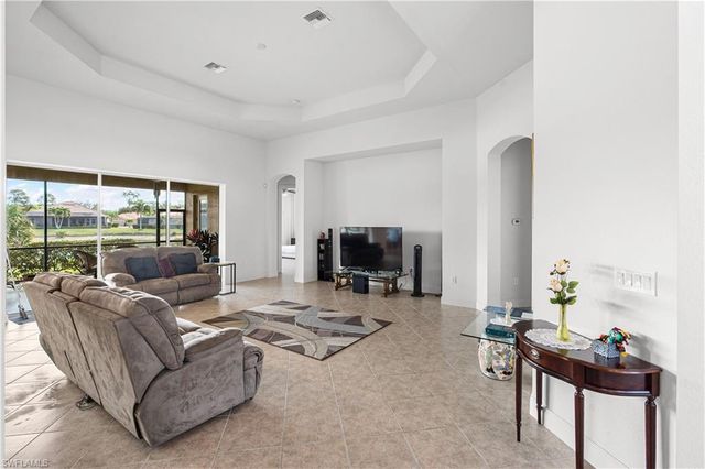 8066 Princeton DR, Naples, FL 34104