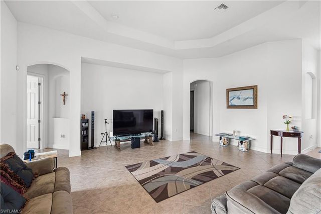 8066 Princeton DR, Naples, FL 34104