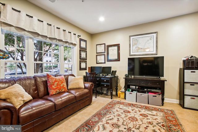 440 FERDINAND DAY DR, Alexandria, VA 22304