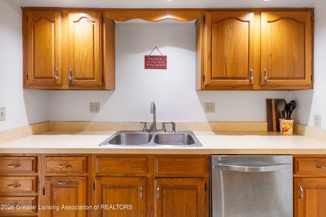 1222 W Herbison Road, Dewitt, MI 48820