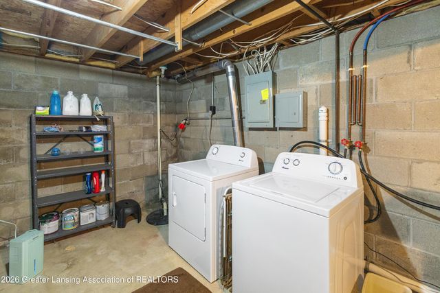 1222 W Herbison Road, Dewitt, MI 48820