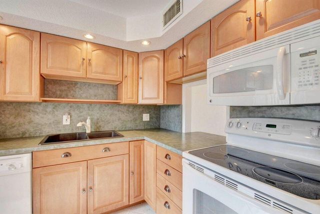 4838 Esedra Court 201, Lake Worth, FL 33467