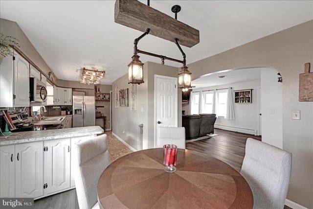 193 W MAIN ST, Fredericksburg, PA 17026