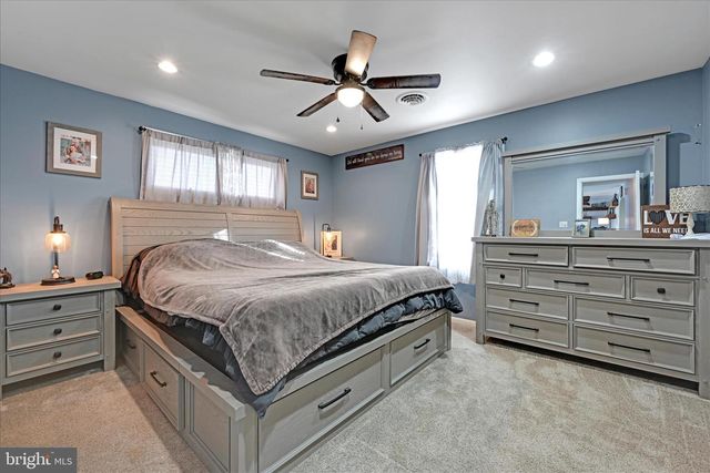 193 W MAIN ST, Fredericksburg, PA 17026