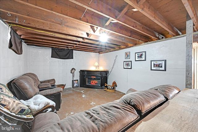 193 W MAIN ST, Fredericksburg, PA 17026