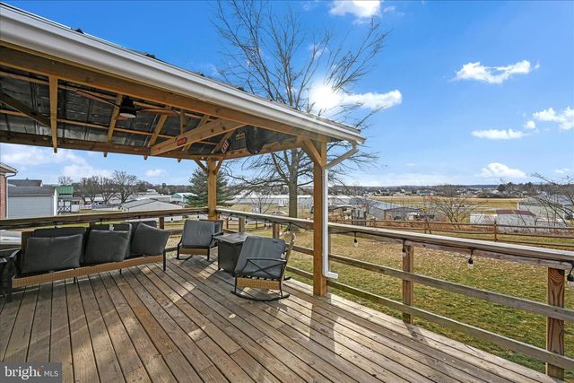 193 W MAIN ST, Fredericksburg, PA 17026