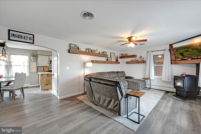 193 W MAIN ST, Fredericksburg, PA 17026