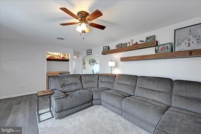 193 W MAIN ST, Fredericksburg, PA 17026