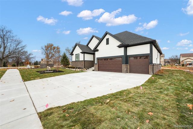 29697 Red Fox Lane, Chesterfield, MI 48047