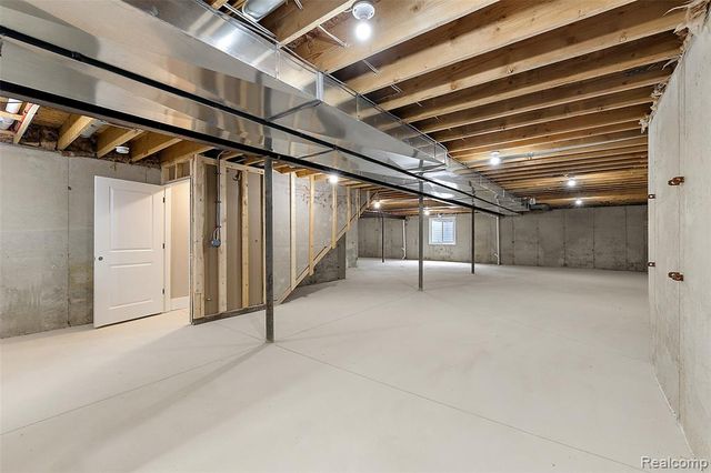 29697 Red Fox Lane, Chesterfield, MI 48047