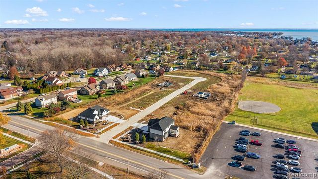 29697 Red Fox Lane, Chesterfield, MI 48047