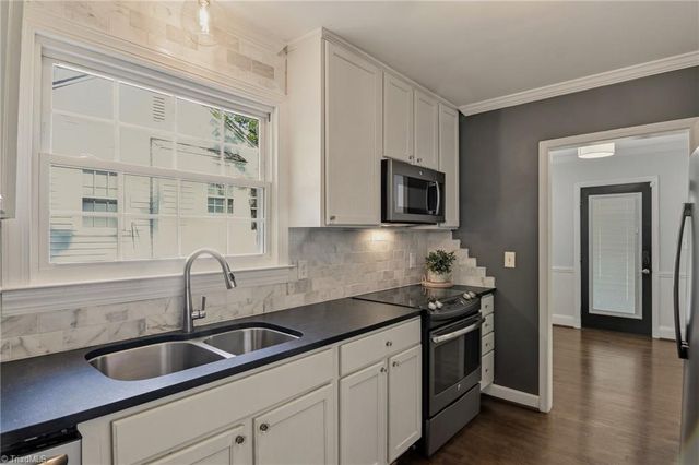 4005 Walker Avenue, Greensboro, NC 27403