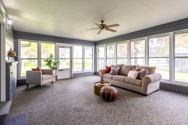 9402 W Douglas, Wichita, KS 67212