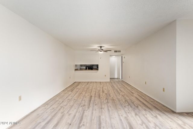 3033 E DEVONSHIRE Avenue 2036, Phoenix, AZ 85016