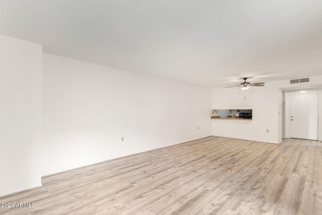 3033 E DEVONSHIRE Avenue 2036, Phoenix, AZ 85016