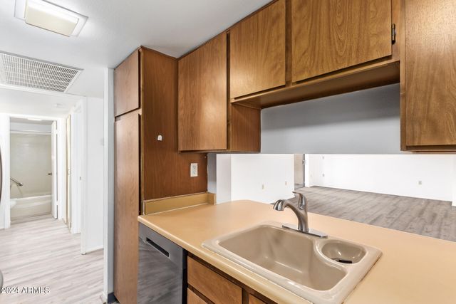 3033 E DEVONSHIRE Avenue 2036, Phoenix, AZ 85016