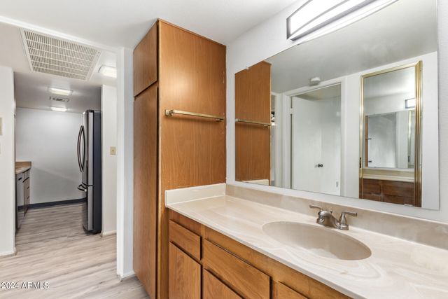 3033 E DEVONSHIRE Avenue 2036, Phoenix, AZ 85016