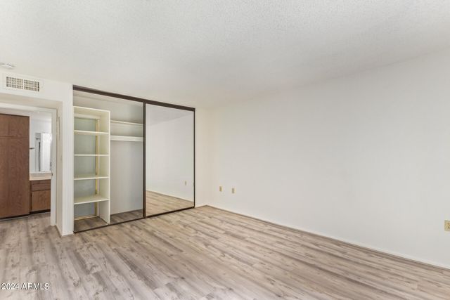 3033 E DEVONSHIRE Avenue 2036, Phoenix, AZ 85016