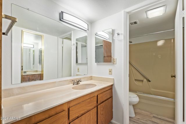 3033 E DEVONSHIRE Avenue 2036, Phoenix, AZ 85016