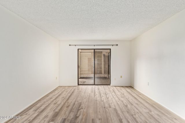 3033 E DEVONSHIRE Avenue 2036, Phoenix, AZ 85016