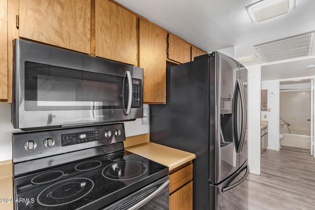 3033 E DEVONSHIRE Avenue 2036, Phoenix, AZ 85016