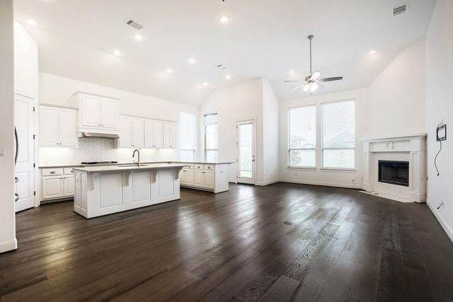 313 Pendent DR, Liberty Hill, TX 78642