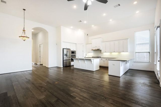 313 Pendent DR, Liberty Hill, TX 78642