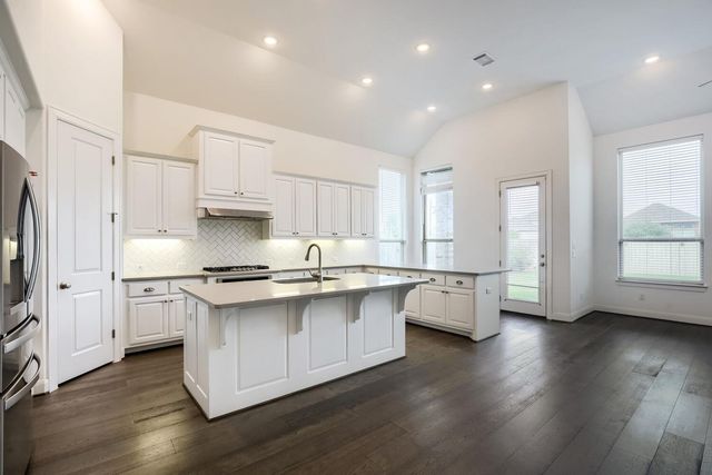 313 Pendent DR, Liberty Hill, TX 78642