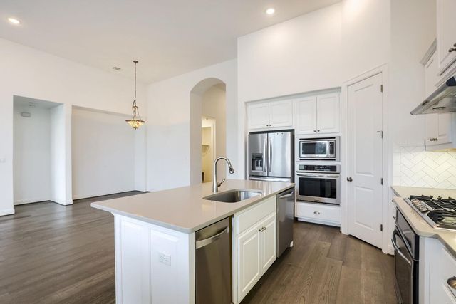 313 Pendent DR, Liberty Hill, TX 78642