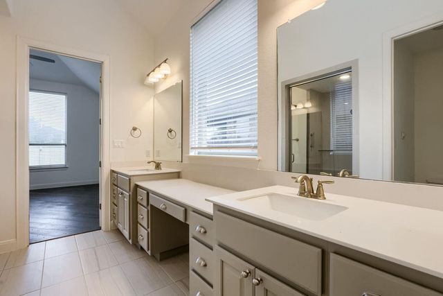 313 Pendent DR, Liberty Hill, TX 78642