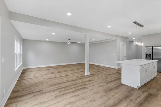 13098 Laurel Road NE, Thornville, OH 43076