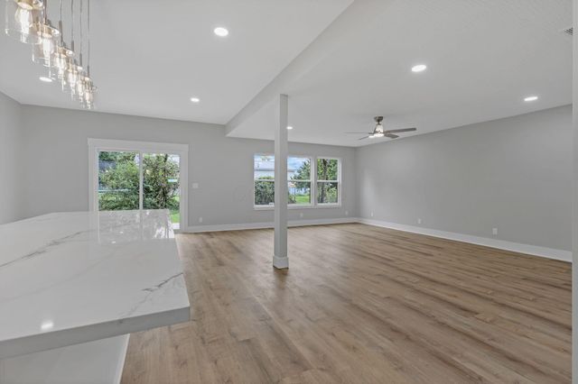 13098 Laurel Road NE, Thornville, OH 43076