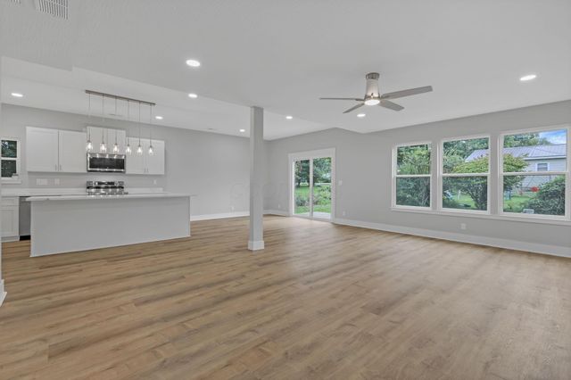 13098 Laurel Road NE, Thornville, OH 43076