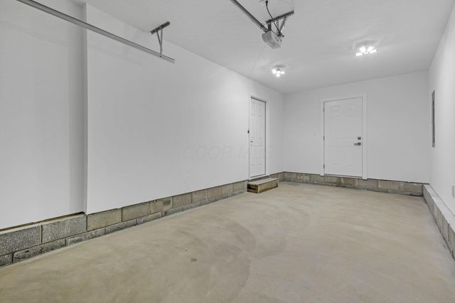 13098 Laurel Road NE, Thornville, OH 43076