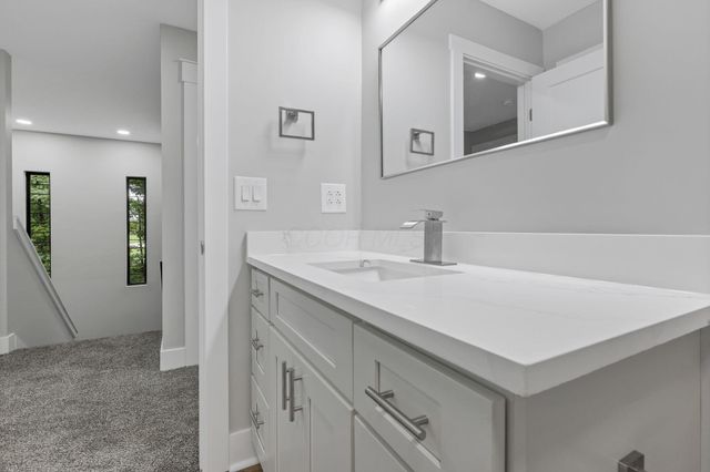 13098 Laurel Road NE, Thornville, OH 43076