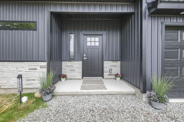 13098 Laurel Road NE, Thornville, OH 43076