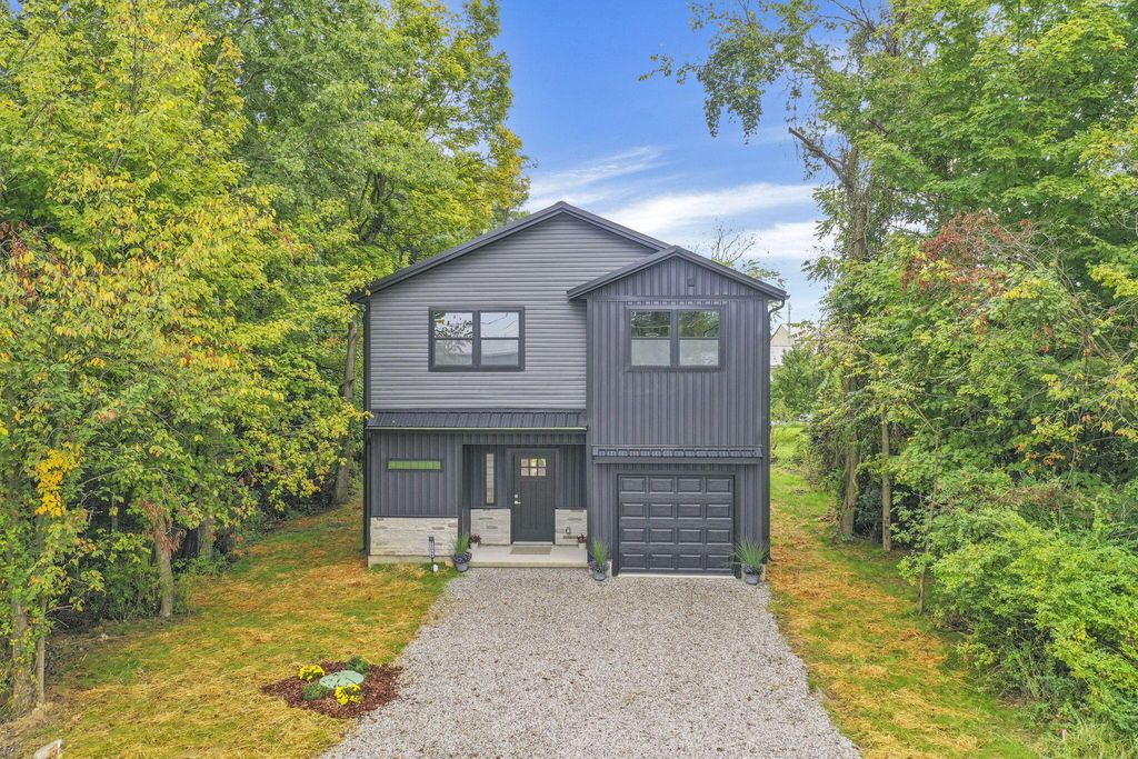 13098 Laurel Road NE, Thornville, OH 43076