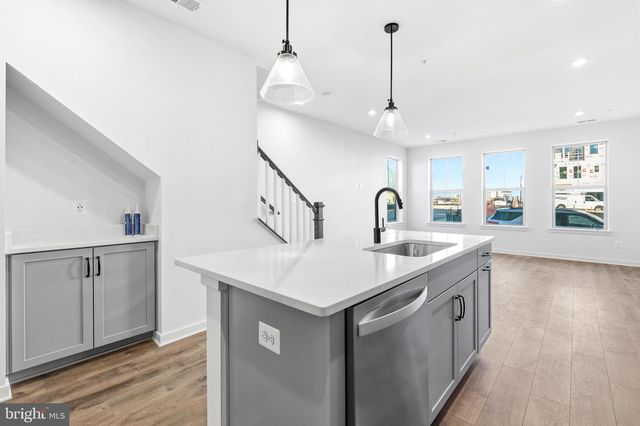 19705 MISTY MOSS SQ, Ashburn, VA 20147