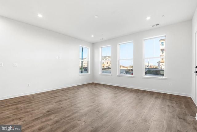 19705 MISTY MOSS SQ, Ashburn, VA 20147