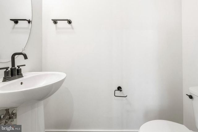 19705 MISTY MOSS SQ, Ashburn, VA 20147